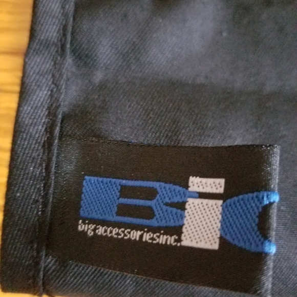 Apron NWOT - Picture 2 of 3